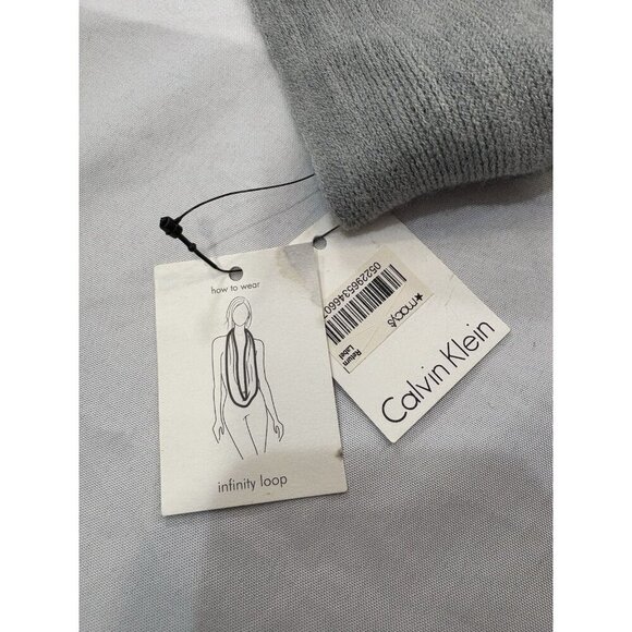 Calvin Klein Women’s Knit Infinity Scarf Light Gray Neck Warmer - Picture 5 of 7